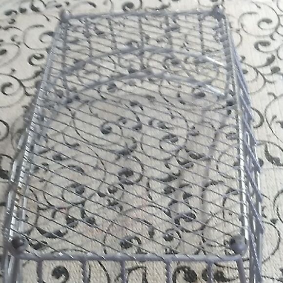 Elegant Gray Metal Wire Basket - Picture 8 of 8
